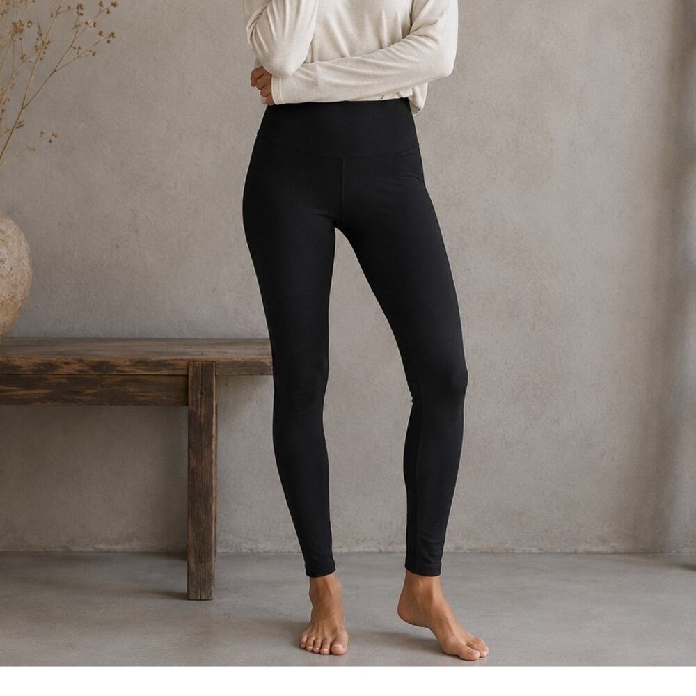 Assets by Spanx Black Knit Leggings Small
